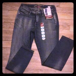 Arizona new with tags size 1 short jeans